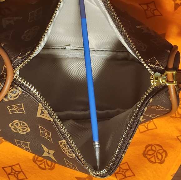 NEW Brown purse handbag dog keychain and dust bag Crossbody Discounted Shipping - Picture 10 of 12